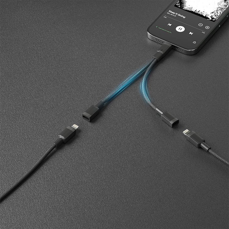 محول Porodo Audio & Charge مع موصل Lightning، صوت نقي، شحن مثالي، مدخلات للصوت والشحن عبر Lightning، توافق واسع، الشحن والتشغيل في نفس الوقت - أسود
