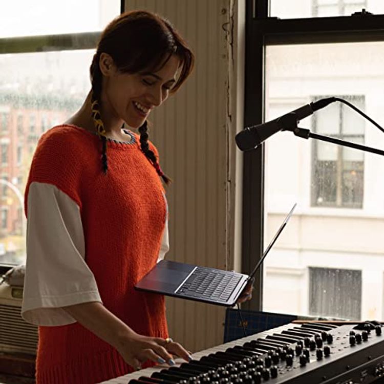 Apple 2022 MacBook Air laptop with M2 chip: 13.6-inch 8GB RAM - Space Gray - English - 256GB