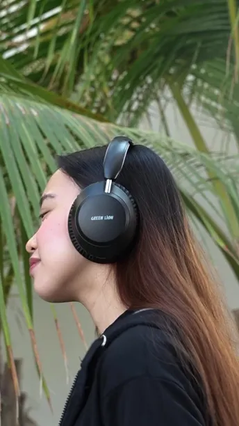 Green Lion Santiago Wireless Headphones in UAE | 300mAh Battery Capacity - Beige Color |  (GNSNTGANCHPBG)