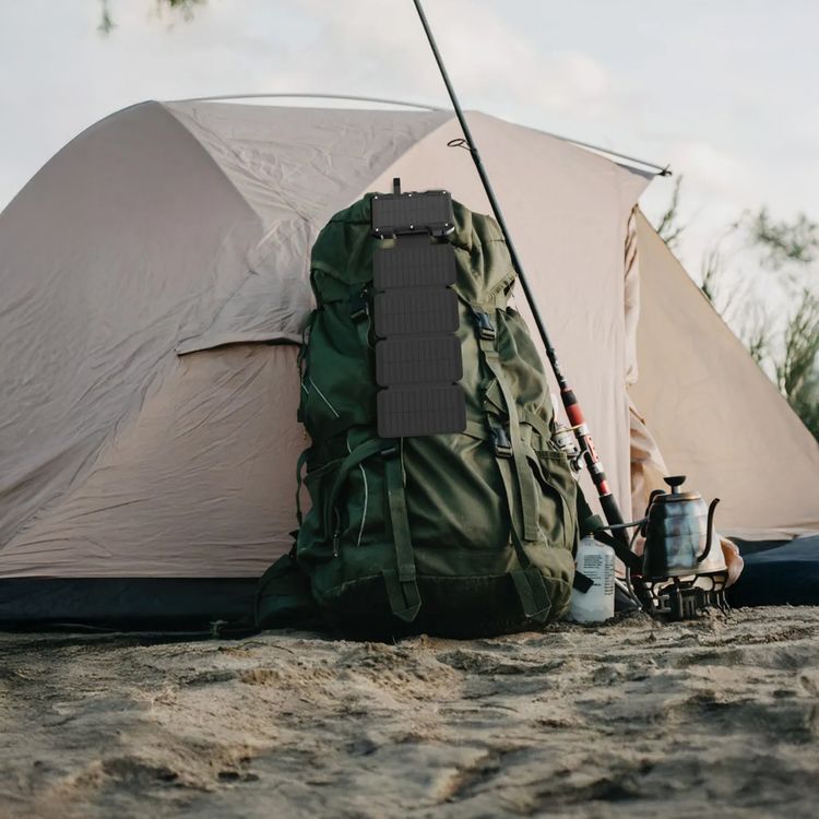 بنك الطاقة Green Lion Solar بسعة 20000mAh مع شاشة عرض بطارية LCD، مقاوم للماء بمعيار IP54، يحتوي على 3 أوضاع LED، شحن سريع QC بقوة 22.5 واط، شحن لاسلكي بقوة 15 واط - أسود.