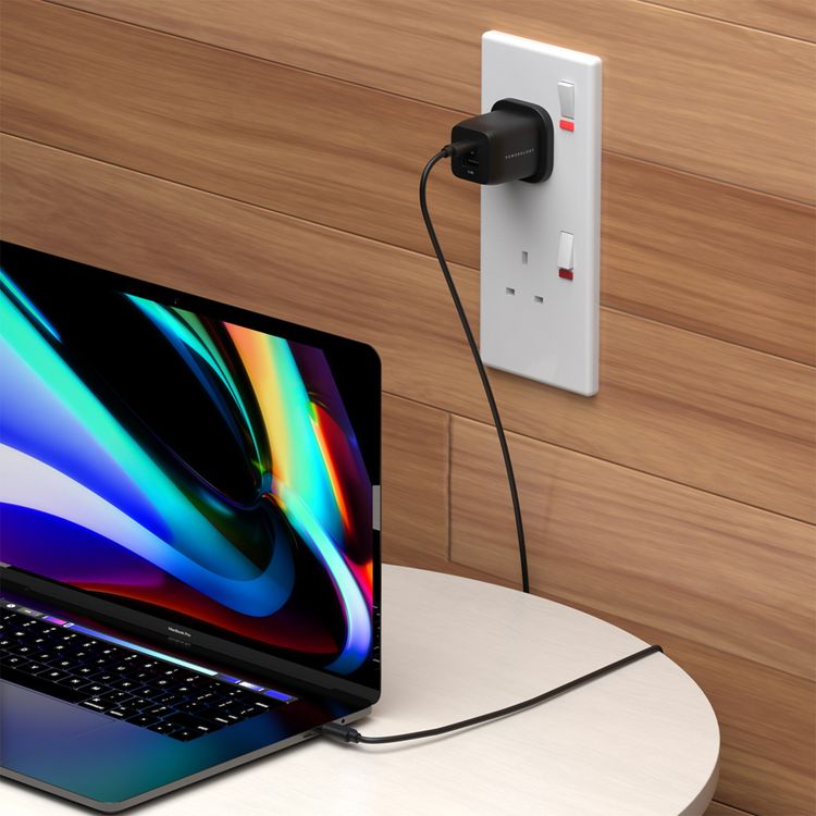 Powerology Ultra-Quick 35W GaN Charger with Type-C to Lightning Cable, 1.2m Cable Length, 35W USB-C Output, Built-in Safeguards, 0%-60% Charge in 35 Minutes - Black