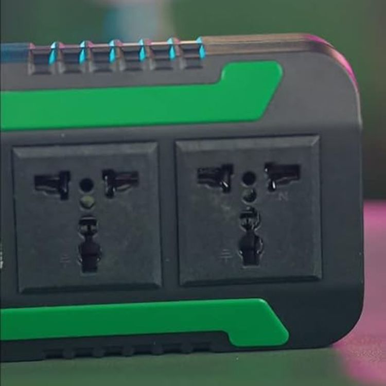 محول طاقة Green Lion Spark 300، 2 مقبس تيار متردد، 3 منافذ PD من النوع C، 4 منافذ USB-A، طاقة قصوى 300 وات، حماية من الجهد العالي - أسود