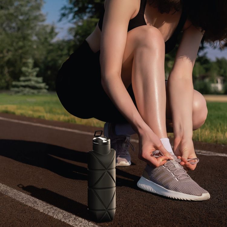 Porodo Fold-Flat Leakproof Silicone Bottle with 700mL Capacity, Foldable Design, BPA-Free, Food-Grade Material, Compact & Lightweight - Black