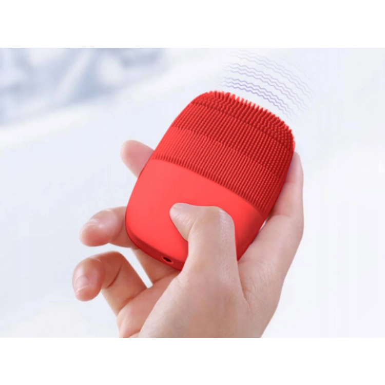 فرشاة الوجه الكهربائية المقاومة للماء بتقنية الموجات الصوتية من inFace، بوقت عمل يصل إلى 4 ساعات، بتقنية الموجات الصوتية المزدوجة، وسعة بطارية 300 مللي أمبير في الساعة، وتصل إلى 6000 اهتزاز في الدقيقة - أحمر