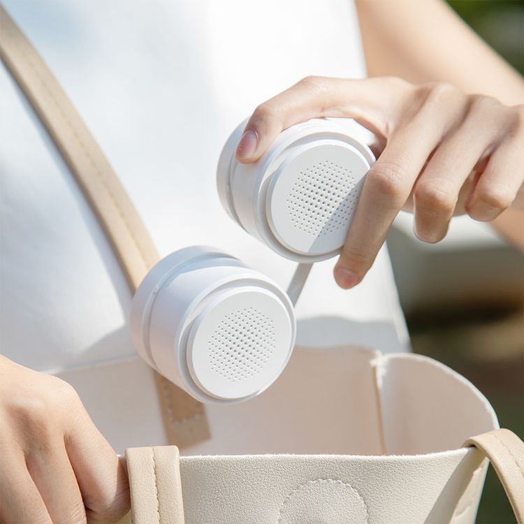 مروحة العنق بدون شفرات Porodo AirFlex مع 3 مستويات سرعة، مع وقت عمل يصل إلى 5 ساعات، بطارية بسعة 1600 مللي أمبير، واجهة شحن USB-C، مادة لطيفة على الجلد، تصميم رقبة مرن - أبيض