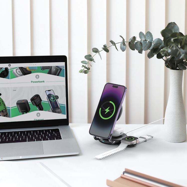 Green Lion 3-in-1 MagSafe Charging Hub with 15W Maximum Wireless Output, Simultaneous Charging, Charging Protection, 2W Watch Output, Type-C Input Interface - Black