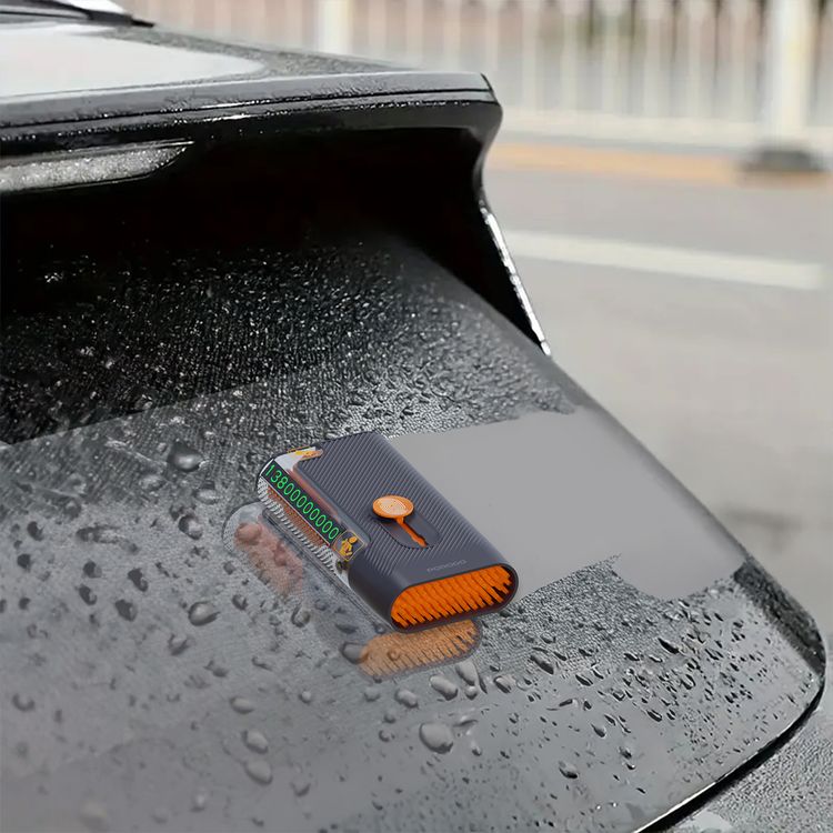 Porodo Lifestyle Vehicle Emergency Safety Kit with Tool Cleaners, ABS Material, Lightweight & Portable, Safety Hammer Included, Easy to Use, Glass & Dashboard Cleaner Supplied - Black