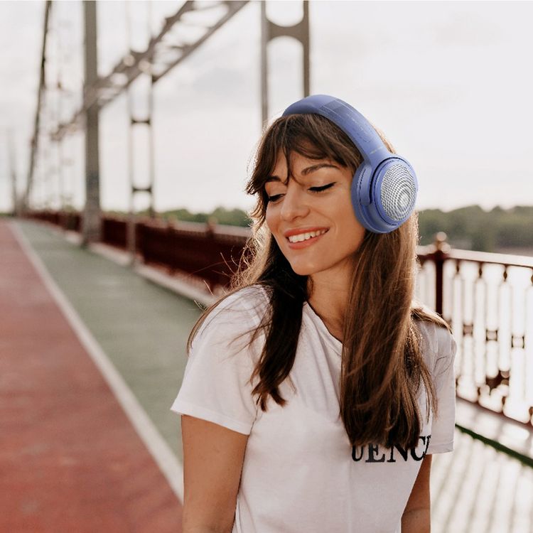 سماعات ومكبر صوت Green Lion SOUNDFLEX 2 في 1 بسعة بطارية 1000mAh، أكواب أذن تدور بزاوية 90 درجة، 10 ساعات تشغيل كمكبر صوت، 40 ساعة تشغيل كسماعات، بمحركات رباعية 40MM.