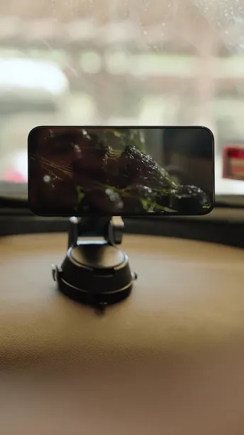 Shop Green Lion Extendable MagSafe Holder (GNEXTMGHLDBK)