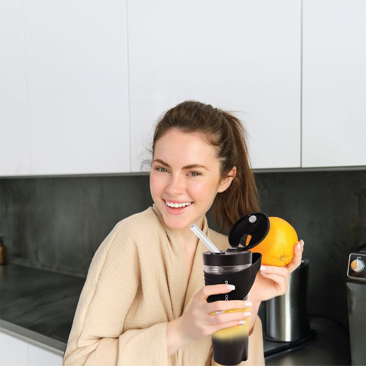 Porodo FreshMix Portable Blender with 460mL Capacity, 304 Stainless Steel Blades, PCTG Food Grade Bottle Material, 20000RPM Motor Speed, 5W Rated Power, 4000mAh Battery, 40 Seconds Per Cycle Blending Time - Black