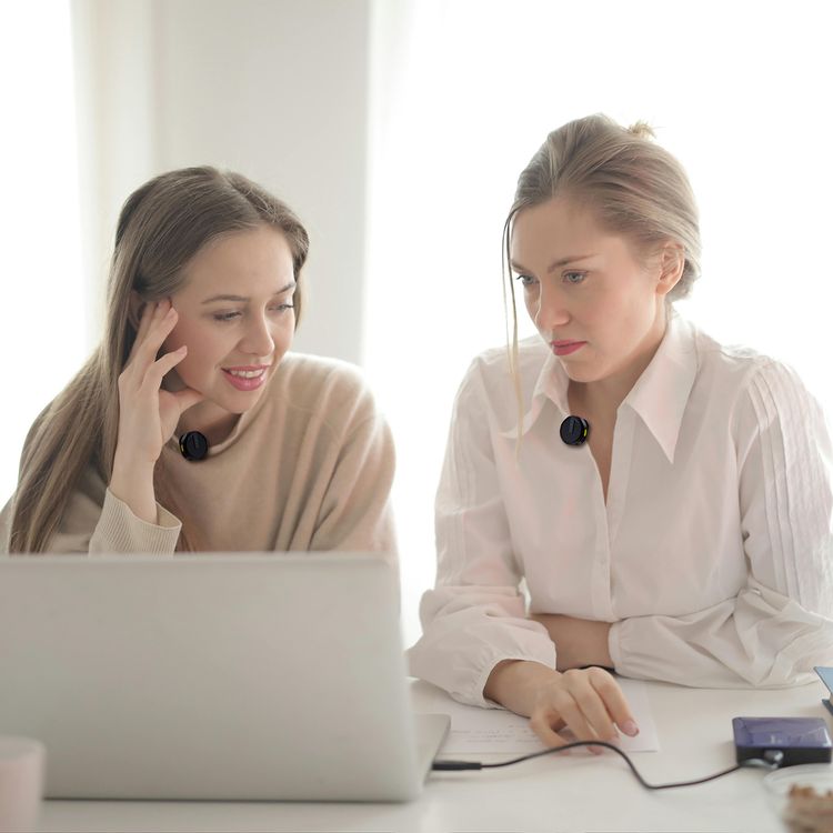 Green Lion GLM Wireless Microphone Lite with Environmental Noise Cancellation, ×2 Microphones, One Receiver, Up to 7 Hours Working Duration, 360° Pick Up, Compact & Portable, Up to 20m Transmission Distance, USB-C Interface, 4 Times Charging Case Time - Black