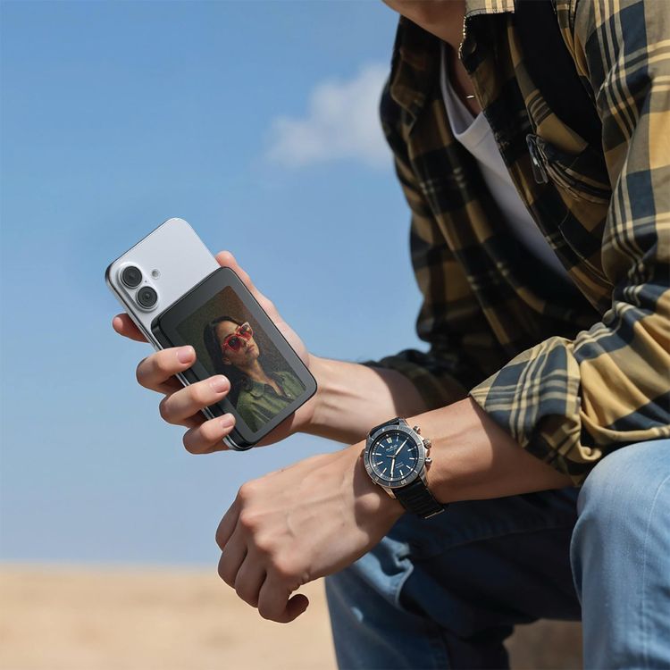 بنك الطاقة بقوة 5000 مللي أمبير من جرين ليون باور فريم مع شاشة حبر إلكتروني بأربعة ألوان، إصدار بلوتوث 5.0، دعم الشحن السريع، تكنولوجيا التوصيل بالطاقة بقدرة 20 واط، مصنوع من سبائك الألومنيوم وزجاج AG - اللون الأسود.