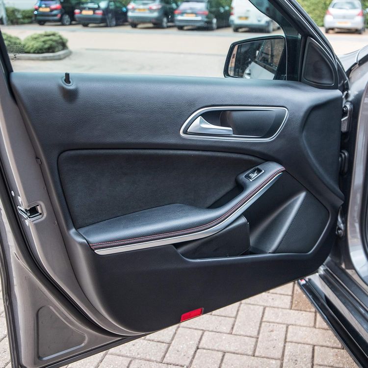 Meguiar's Supreme Shine Hi-Gloss Interior Dash & Trim Protectant, 473ml