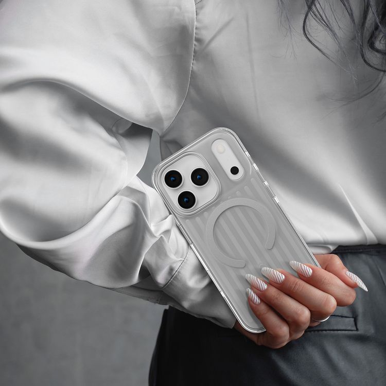 واقي Levelo Cabin Elite MagSafe لجهاز iPhone 17 Pro Max، زوايا مقاومة للصدمات، حواف مرتفعة لحماية الكاميرا والشاشة، مقاوم للخدوش بمعيار 2H، مغناطيسات قوية، تكنولوجيا Ever-Clear، ممتص للصدمات، مجرب في مقاومة السقوط - سيلفرستون.