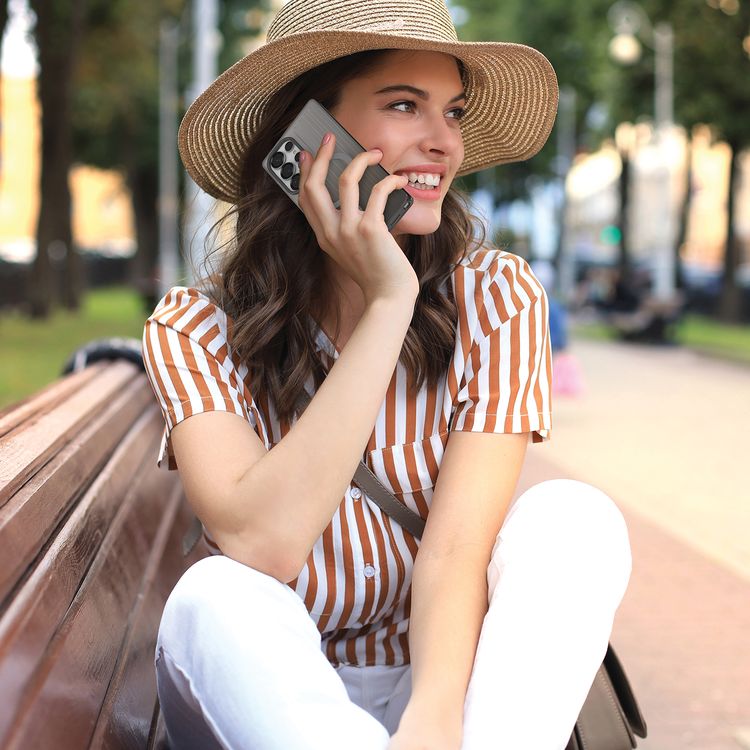 Levelo Cabin MagSafe Case for Samsung S26 Ultra, Shock-Resistant Bumper, Strong Magnets, 1.5m Drop Tested, Shockproof Corners, Enhanced Camera & Screen Protection, 2H Scratch Resistance, Ever-Clear Technology - Silverstone