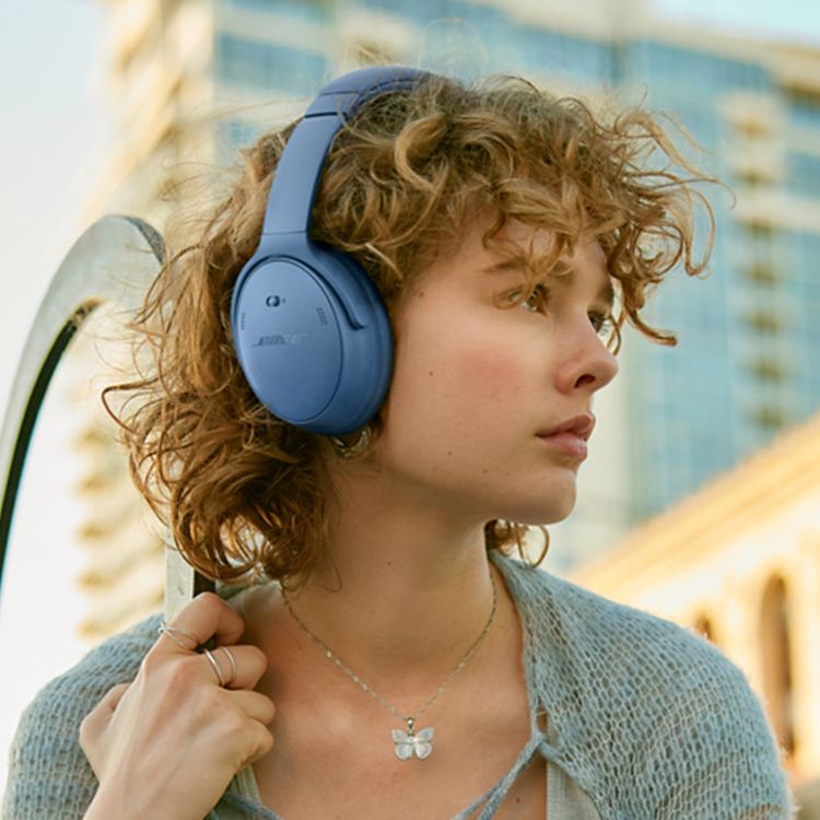 Bose QuietComfort Wireless Headphones with Bluetooth & AUX Connection, Up to 24 Hours Battery Life, Active Noise Cancellation, High-Fidelity Audio, Water Resistant - Blue Dusk