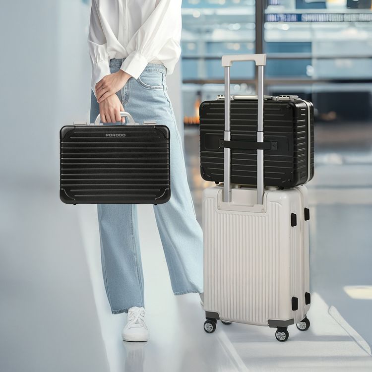 Porodo Travel Makeup Case with Detachable LED Mirror, 3000mA Battery, 144 LED Beads, 2800-6500K Color Temperature, 3 Light Modes, USB-C Charging Interface, Multiple Compartments - Black