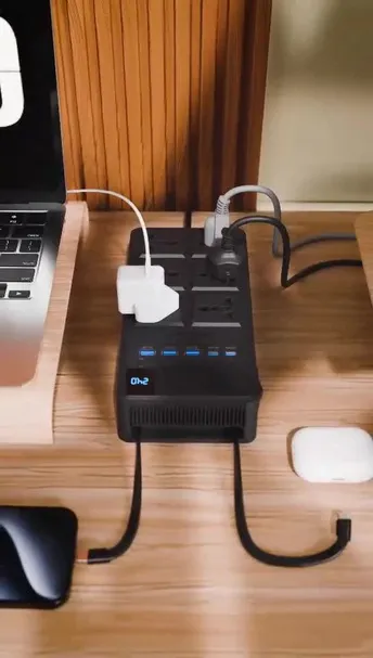 Powerology 2500W Power Strip with 6 AC Sockets & Built-in Retractable Cables in UAE | Black Color | (PWCUQC030)