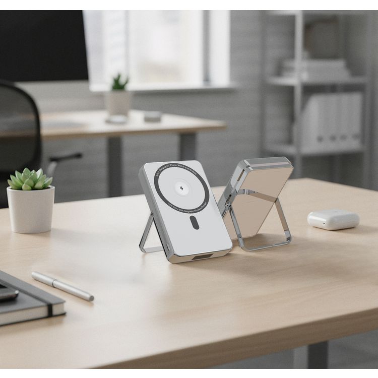 Green Lion MIRROR BANK MagSafe Power Bank 10000mAh with PD 20W, 15W Wireless Charging, Built-In Kickstand, Flight Approved, Digital Display - Silver 