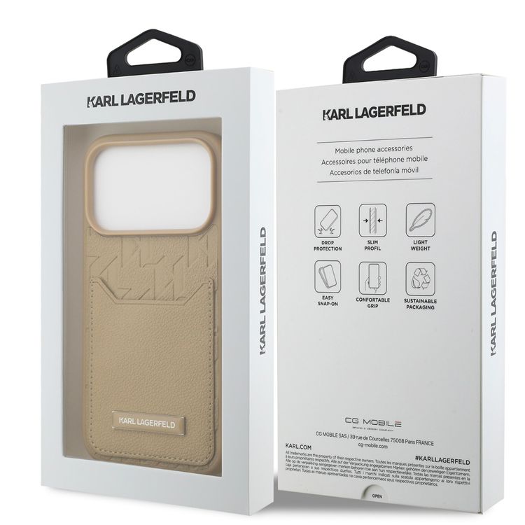 غطاء كارل لاغرفيلد بجلد صناعي مع حامل بطاقات ونقش مونوغرام محفور لهاتف iPhone 17 Pro Max، بتصميم نحيف، سهل التركيب، تغليف مستدام، قبضة مريحة، حماية من السقوط، تصميم خفيف الوزن - بني.