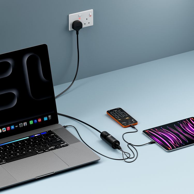 Levelo Charge Tower GaN Travel Adapter, Smart Power Distribution, Global Compatibility, Compact Power - Black