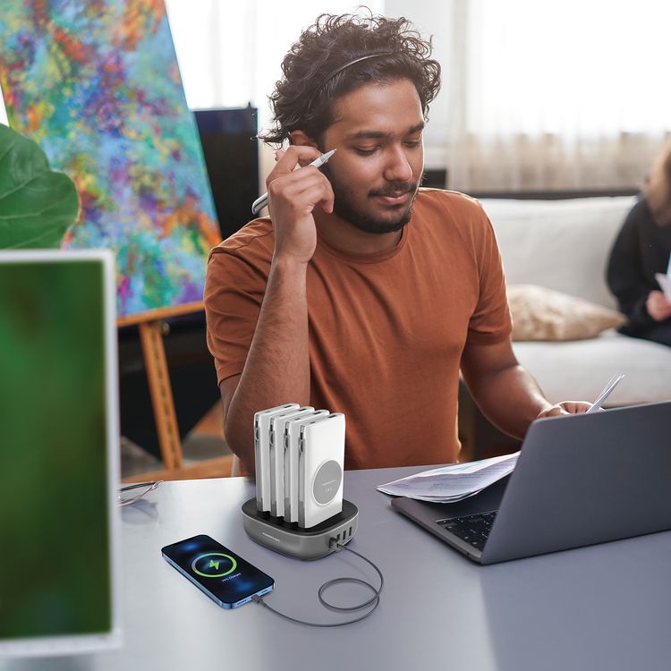 Powerology 4-in-1 10000mAh Power Bank Station with Built-in Lightning/Type-C Cable, 20W Power Delivery, 15W Maximum Wireless Output, UK 3-Pin Power Plug - White