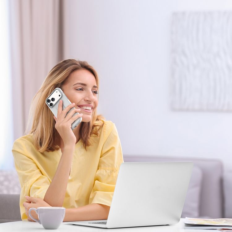 غطاء ليفيلو مورفيكس سيليكون جريب ستاند لجهاز آيفون 17 برو، لمشاهدة بدون استخدام اليدين، بطانة داخلية من الألياف الدقيقة الحقيقية، حامل أفقي وعمودي، ممتص للصدمات، حواف بارزة للكاميرا والشاشة، تصميم نحيف - فضي