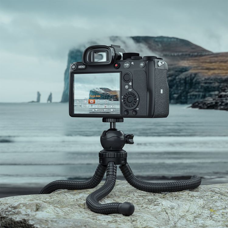 Green Lion Flexible Tripod with Foam Grips, ABS + TPR & Aluminum Material, 3kg Load Capacity, 360° Rotation, Flexible Legs, 2-Angle Adjustable, Pan & Tilt Functions - Black