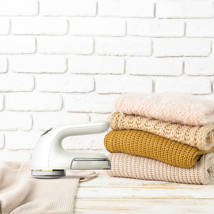 Green Lion Ergotrim Digital Fabric Remover with 3-Gear Speed Control, Up to 3 Hours Working Time, 110mL Lint Bin Capacity, 6-Leaf Blade, Honeycomb Mesh Cover, Ergonomic Handle, Safety Protection - White