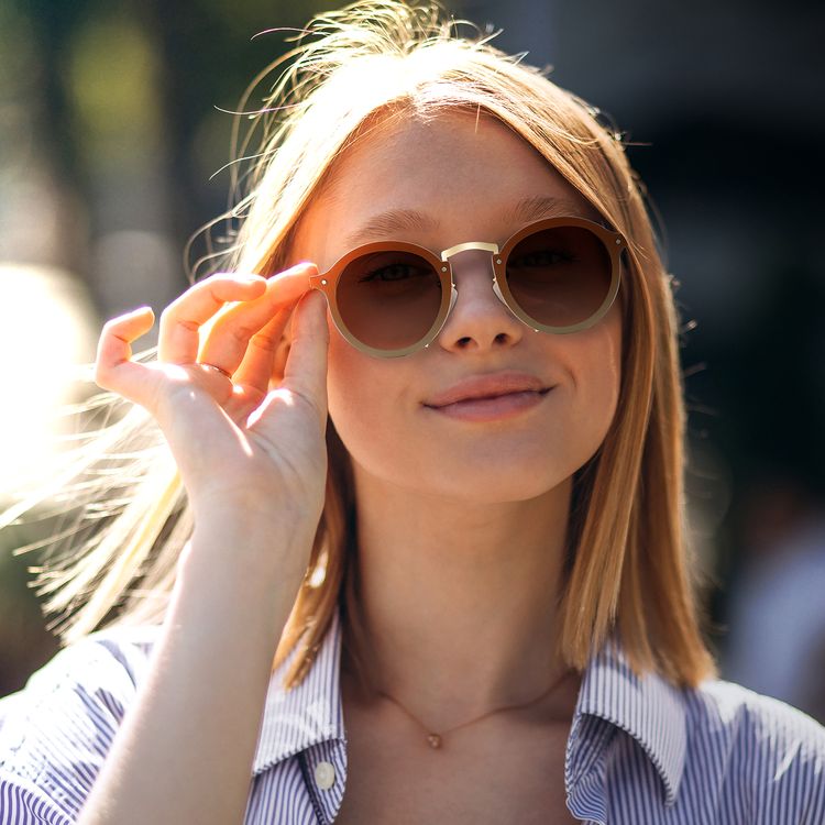 Porodo Lifestyle Riviera Round Frame Sunglasses with UV400 Protection, Flexible Stainless Steel Material, Lightweight Design, Gradient Light Filtering, Scratch-Resistant Lenses, Adjustable Fit, Unisex Design - Gold