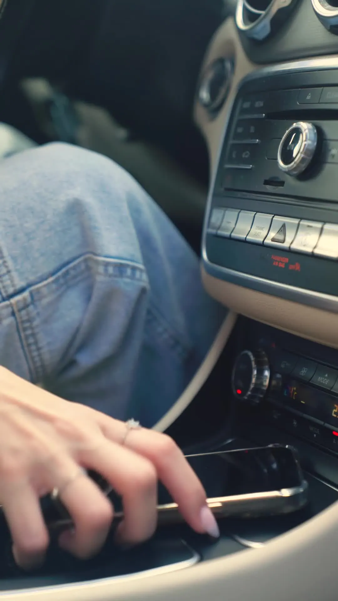 Porodo Lifestyle Grip & Mix Protein Shaker Bottle with Magnetic Phone Holder, 700mL Capacity, Powerful Shaking Function, Long Battery Life, BPA-Free, 7500 RPM Motor Speed, 600mAh Battery Capacity - Black