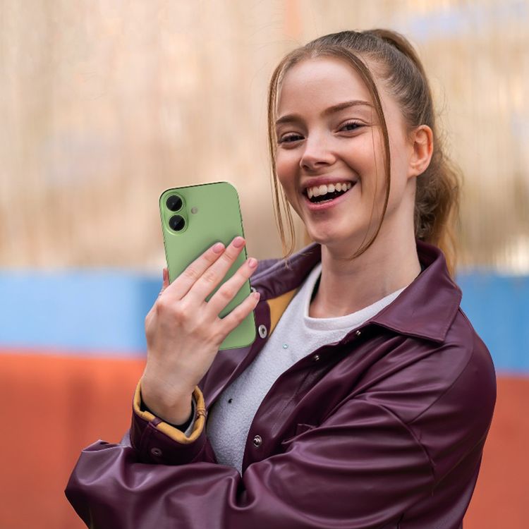 Levelo LucentDuo Camera Lens Protector with 99%  Transmittance for iPhone 17, Anti-Fingerprint, Anti-Scratch, Double-Sided AR Glass, Oleophobic Coating, Multi-Layer Protection, Strong Adhesive - Light Green