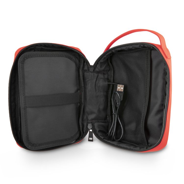 حقيبة يو إس بولو أسن نايلون للأجهزة اللوحية، مزودة بمنفذ USB، وجيب شبكي، وسحاب إغلاق، ومقابض حمل، ومساحة واسعة، وخفيفة الوزن، وسهلة الحمل - لون أحمر