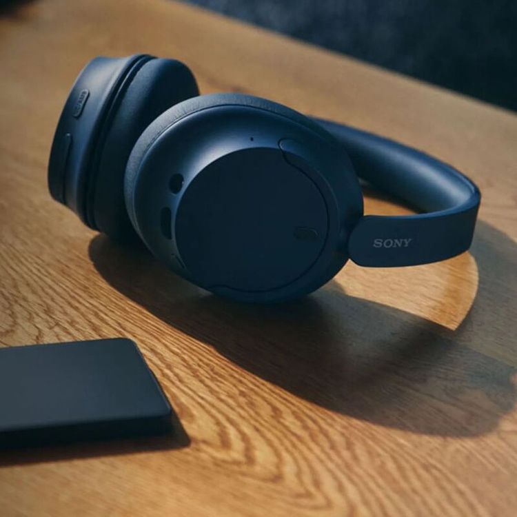 Sony WH-CH720N Noise Cancelling Headphones with Voice Assistant, Crystal Clear Sound, Easy Operation, Ambient Noise Suppression, 35 Hours Battery Life - Blue