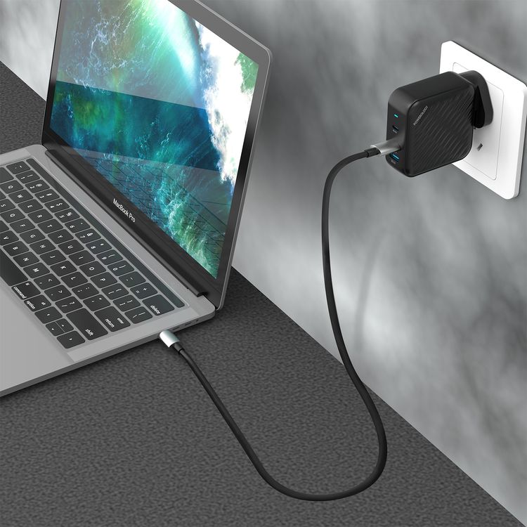 Powerology 140W Dual PD GaN Charger with Built-in Safeguards, 18W USB-A Output, UK 3-Pin Plug, Laptop Charging Compatibility, Triple-Port Fast Charging - Black