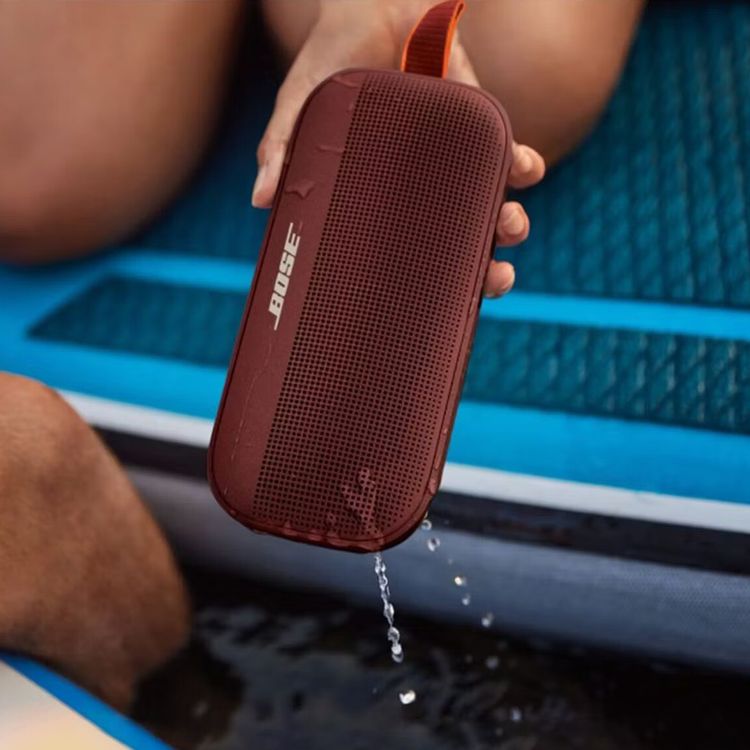 Bose SoundLink Flex Bluetooth Portable Speaker with Built-in Microphone, Up to 12 Hours Battery Life, USB-C Charging Port, IP67 Waterproof, Bluetooth & USB Connectivity - Red