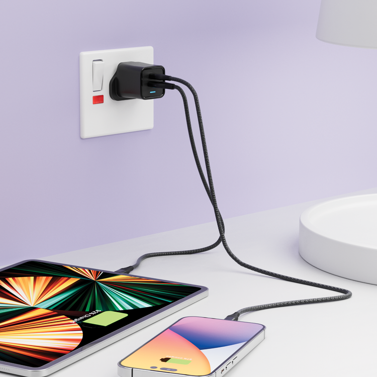 Porodo Dual Port PD + USB-A (35W+18W) Charger with Type-C To Lightning - Black
