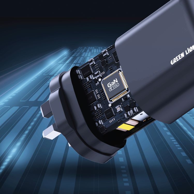 شاحن حائط جرين ليون Q-SERIES بقوة 65 واط مع قابس UK، يحتوي على منفذين Type-C ومنفذ USB-A، شحن سريع، من مادة PC مقاومة للحريق، شاشة عرض في الوقت الحقيقي، تقنية GaN عالية الكفاءة - أسود.