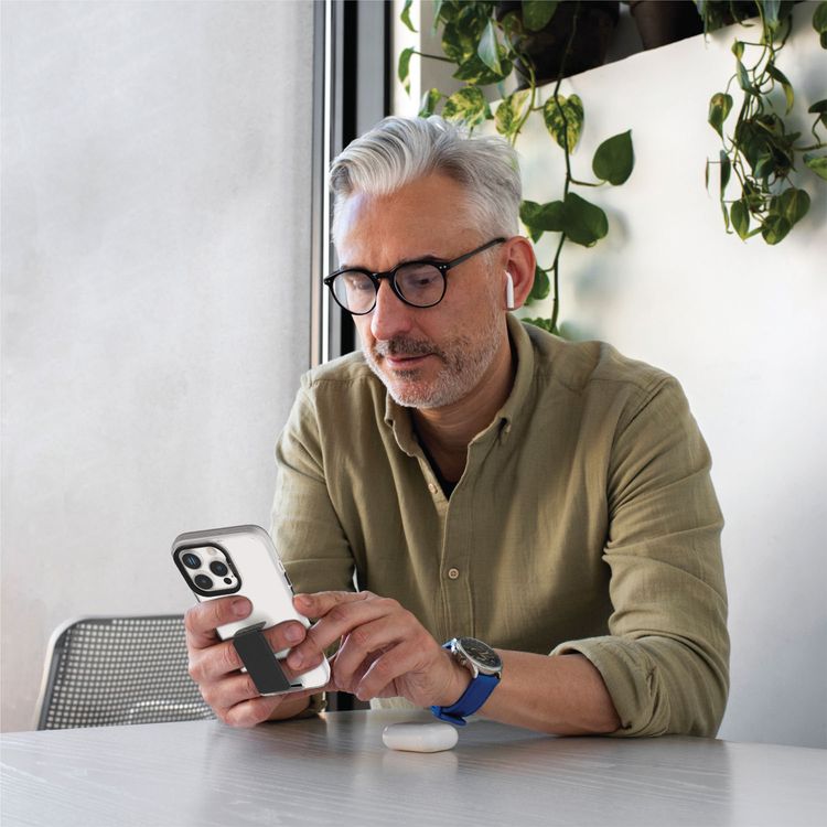 Levelo Morphix Clara Case for iPhone 16 Pro Max, Hybrid Material, Impact-Resistant Corners, Built-in Leather Grip, Metal Camera Ring - Black