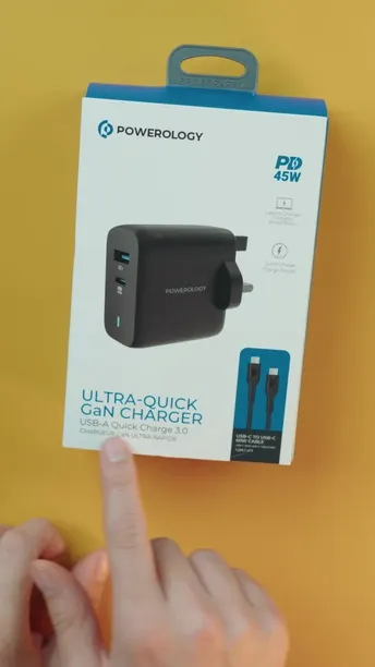 شاحن باورولوجي فائق السرعة بتقنية GaN في الإمارات | كابل USB-C إلى USB-C، بقدرة توصيل طاقة 45 واط - أسود | (PWCUQC004-C)