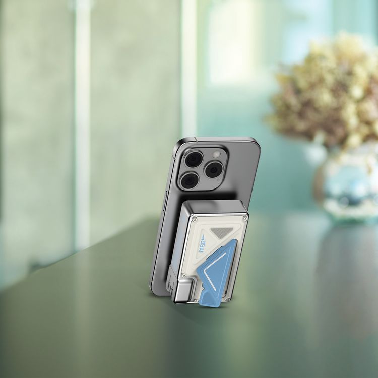 بنك طاقة ماج سيف من باورولوجي، سعة 20000 مللي أمبير/ساعة، مع شاحن حائط، PD 35 وات، شاحن لاسلكي 15 وات، حامل عند الطلب، منفذ USB-A وUSB-C وMicro، مقابس قابلة للتبديل في الولايات المتحدة/الاتحاد الأوروبي/المملكة المتحدة، شاشة LED رقمية - أبيض