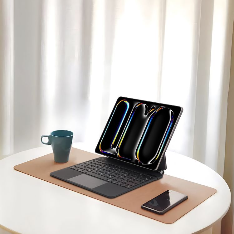 لوحة مفاتيح لاسلكية من الجلد من Levelo AeroBoard Saffanio لجهاز iPad Pro 11" 2024، زاوية قابلة للتعديل حتى 130 درجة، تصميم متوهج محيطي، لوحة لمس مدمجة، 500 مللي أمبير في الساعة - أسود