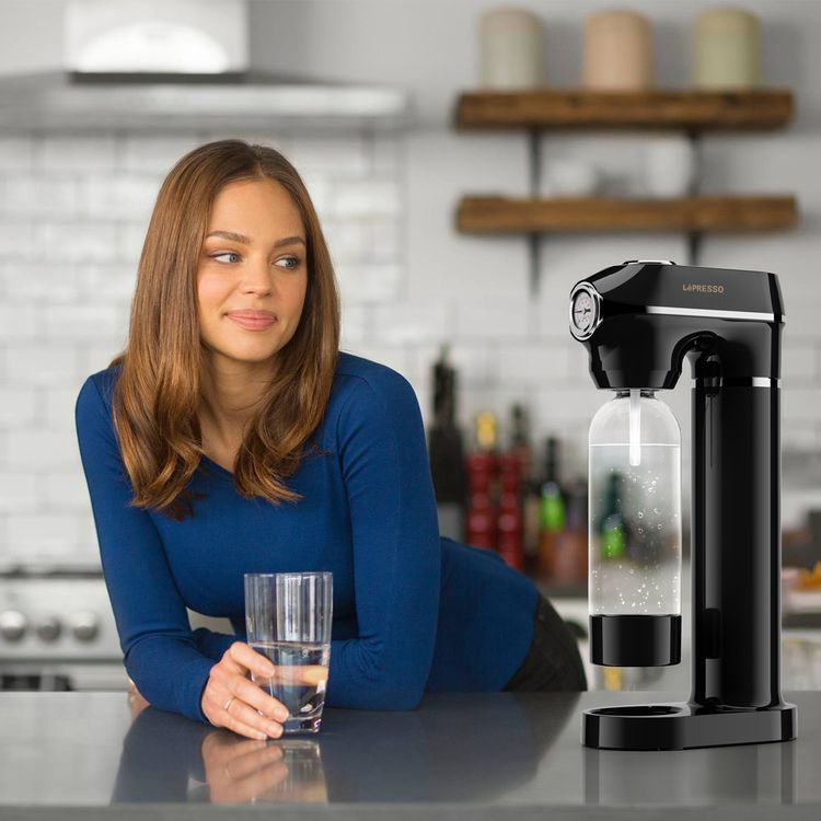  Lepresso Sparkling Water Maker and 4+1 x  CO2 Capsules Bundle, 1L Sparkling Water Maker Capacity, Adjustable Fizz Pressure, Efficient Carbonation, 0.6L Capsule Capacity, Carbonates up to 500 Cups of Beverages, Safe & Without Gas Leakage - Black / Silver