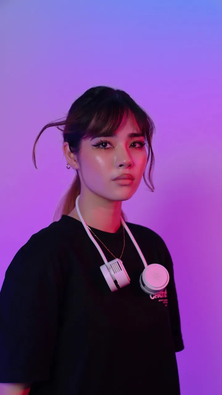 Porodo AirFlex Bladeless Neck Fan with 3 Speed Levels, Up to 5 Hours Working Time, 1600mAh Battery, USB-C Charging Interface, Skin-Friendly Material, Flexible Neck Design - White