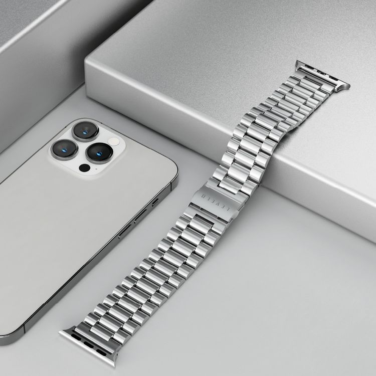 Levelo Daytona Watch Strap with Adjustable Links for Apple Watch 49/45mm, Anti-Oxidation Technology, Compatible with SE, Series 8, 7, 6, 5 & 4, Stainless Steel with Premium Metal Finish - Silver