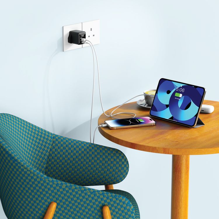 Porodo GaN Wall Charger with USB-C to USB-C Cable, USB-A & USB-C Ports, 35W Power Delivery, Built-in Safeguards, Fast Charge Support, Multiple Device Charging, Digital Display - Black