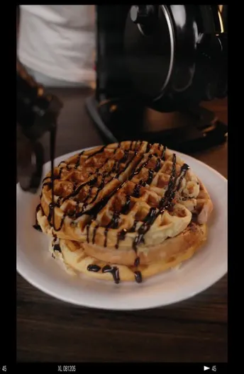 Porodo Vertical Waffle Maker in UAE | 5 Heat Levels, 210ml, Non-Stick Plate, Batter Tray - Black | (PD-LFST118-BK)