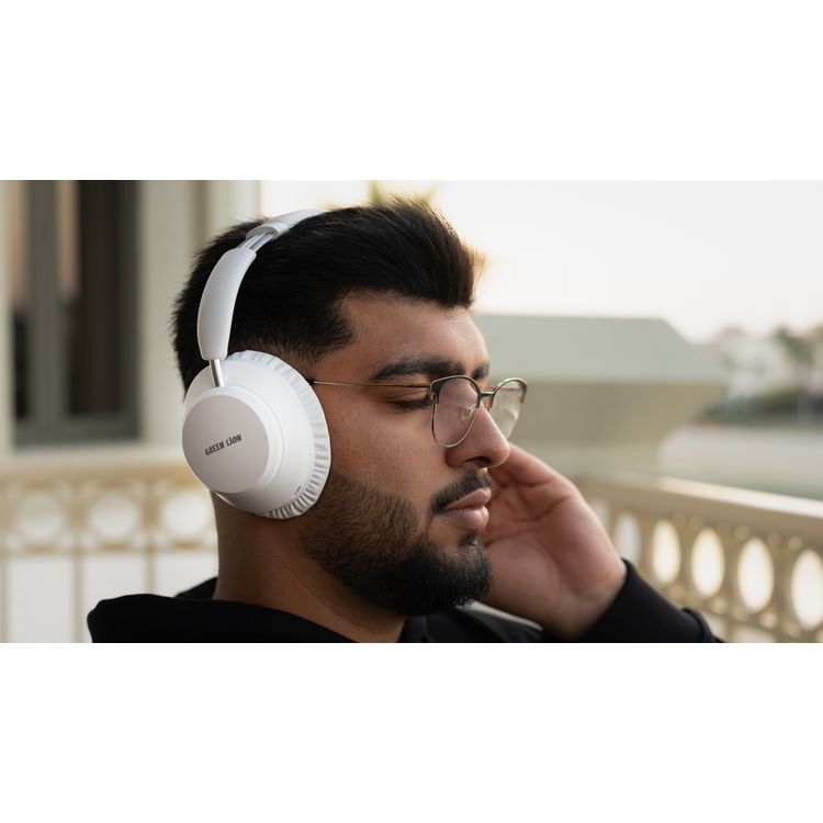 Green Lion Santiago Wireless Headphones, 300mAh Battery Capacity, 24 Hours Play Time, 2.5 Hours Charging Time, 10m Transmission Distance, Built-in Microphone - White