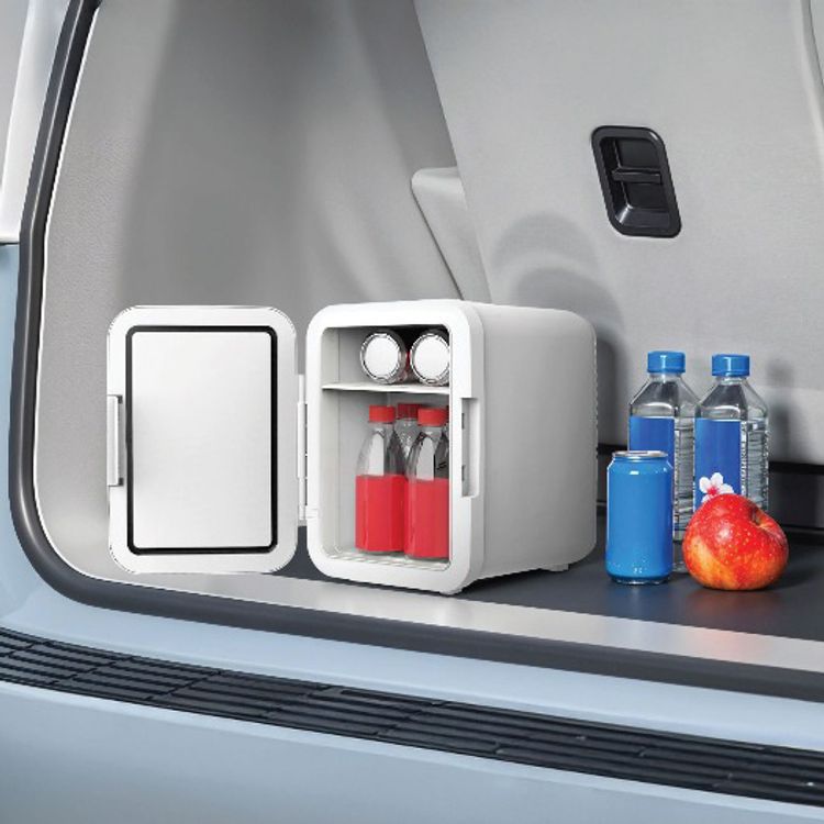 ثلاجة مستحضرات التجميل ميني Ecochill من Porodo Lifestyle بسعة 4 لتر، مصنوعة من مادة PP، بتصنيف طاقة 18-28 واط، تشغيل هادئ جداً، قوة تبريد سريعة - لون أبيض