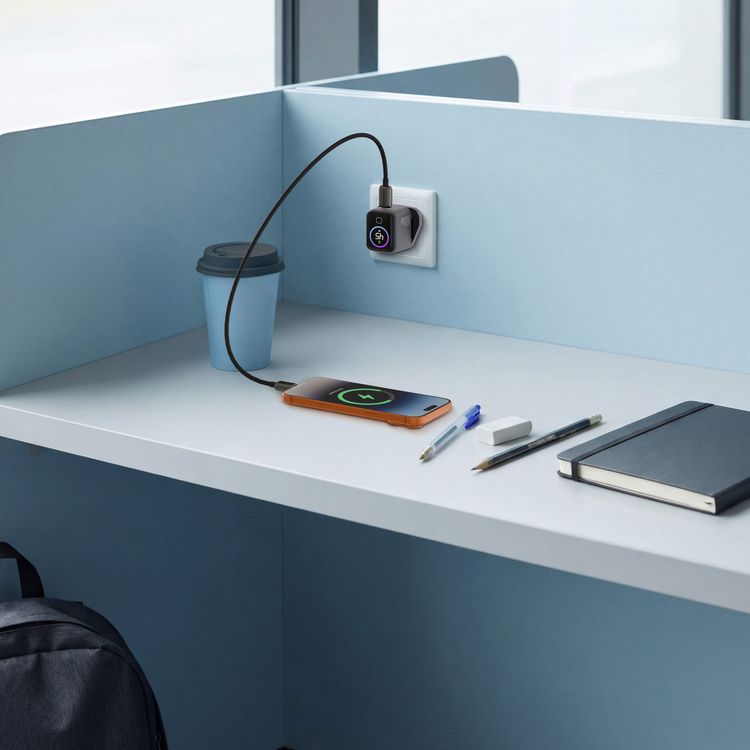 Powerology Voltflow 45W AVS GaN Wall Charger with 1m USB-C to USB-C Cable, 480Mbps Data Transfer Speed,  25°C to 50°C Operating Temperature, 110-240V Rated Voltage, Smart TFT Display, Rapid Power Delivery, PC Material - Gray